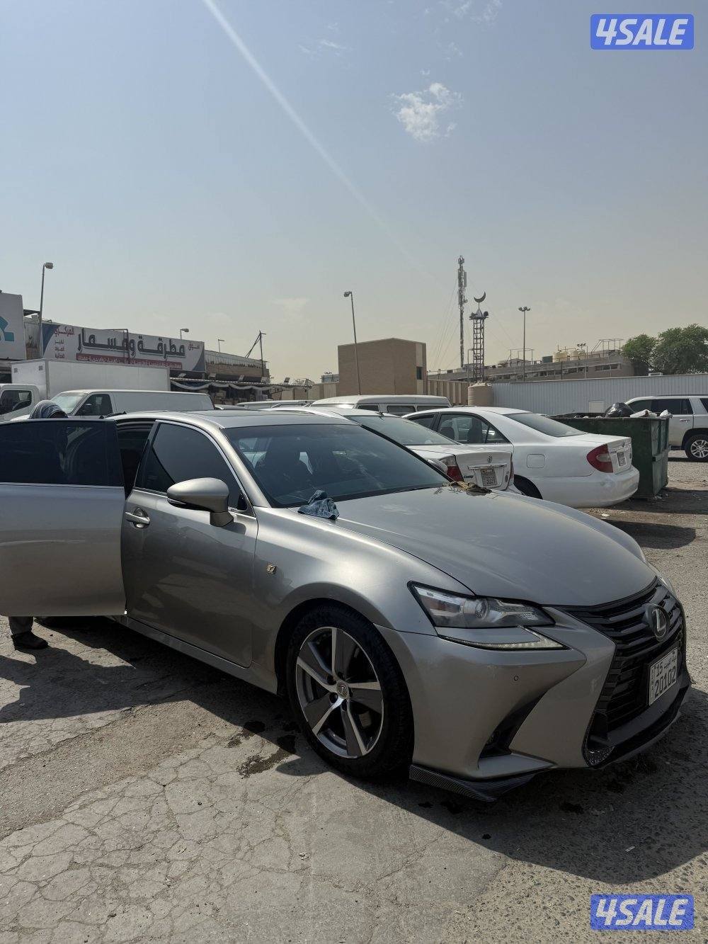 للبيع لكزز Gs300 موديل 20181