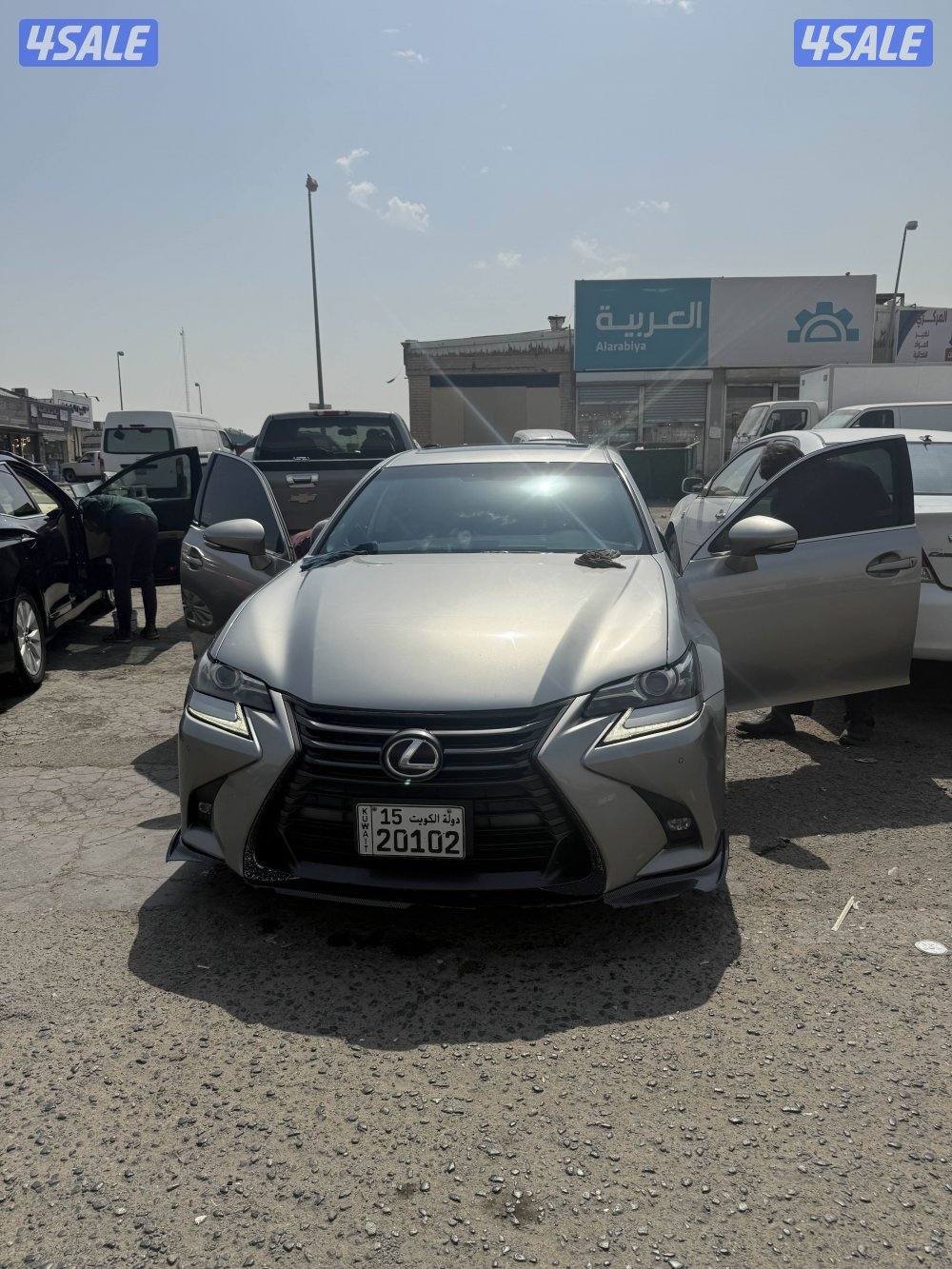 للبيع لكزز Gs300 موديل 20183