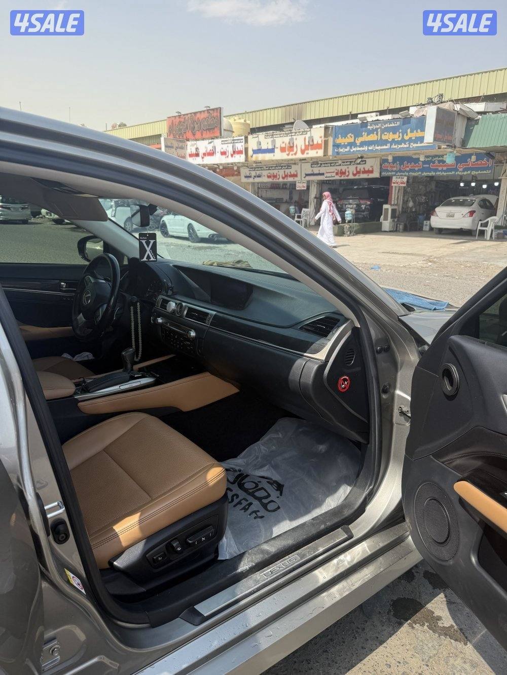 للبيع لكزز Gs300 موديل 20185