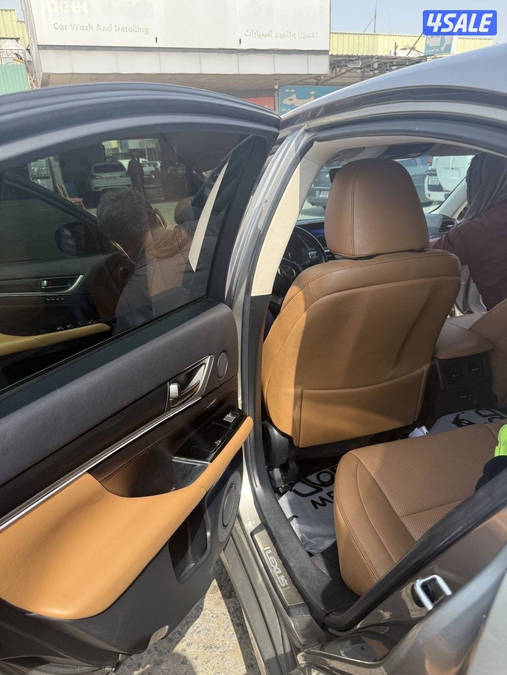 للبيع لكزز Gs300 موديل 20186