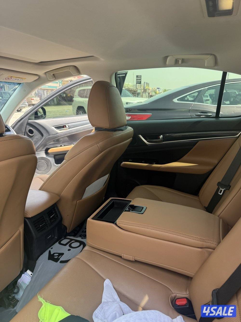 للبيع لكزز Gs300 موديل 20188