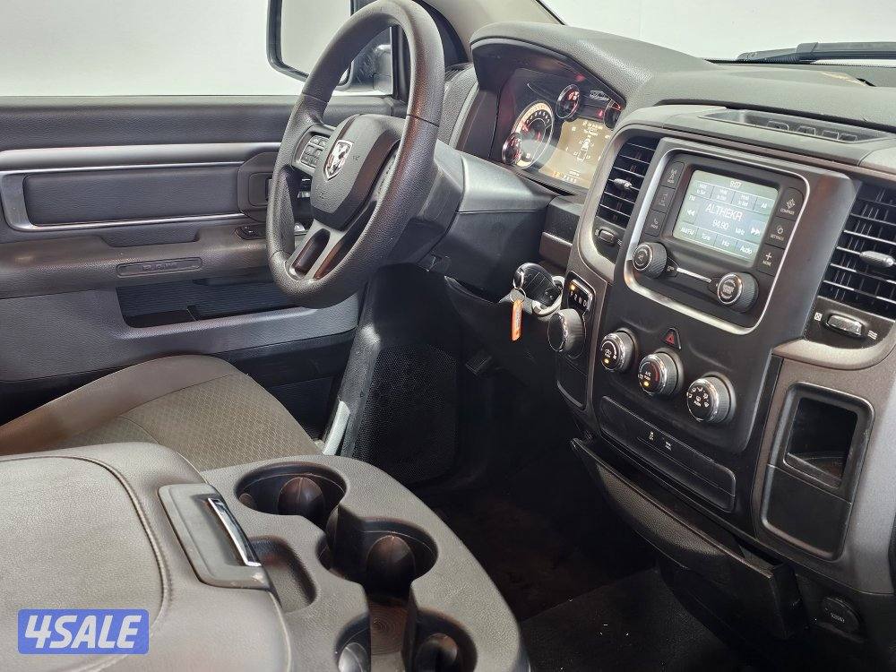 RAM 1500 Express Regular Cab 4X27