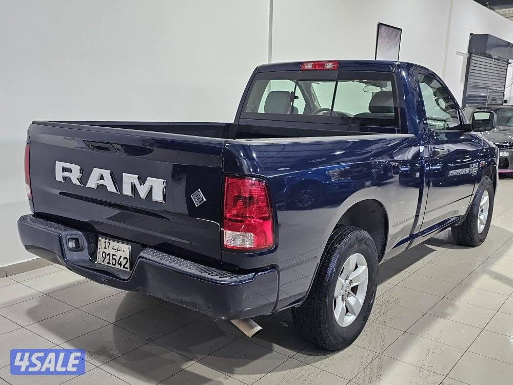 RAM 1500 Express Regular Cab 4X22