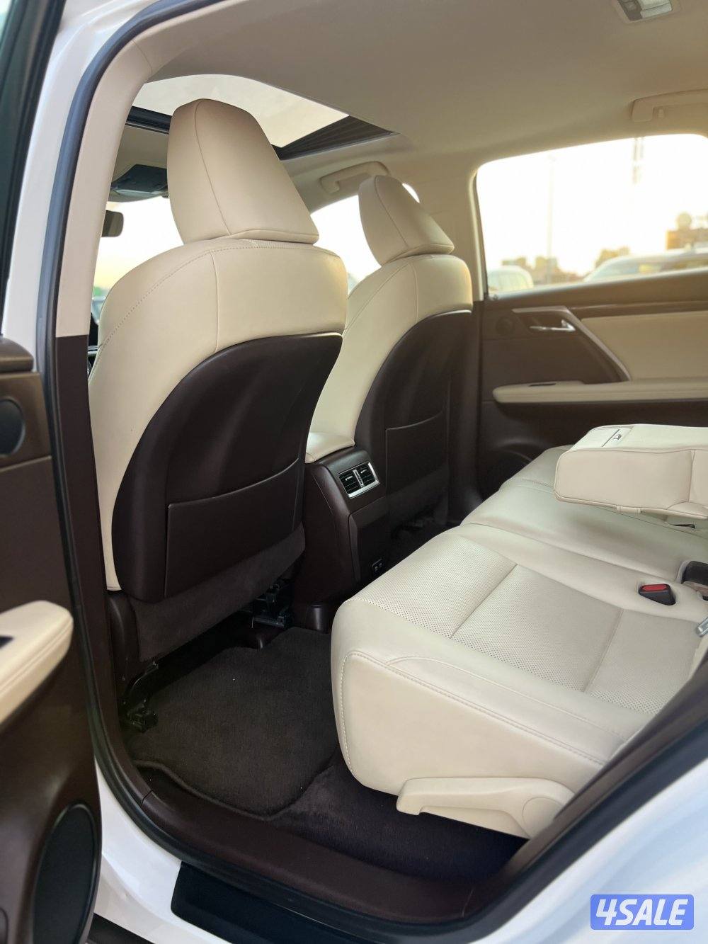 للبيع لكزس 2020 V6 RX35010