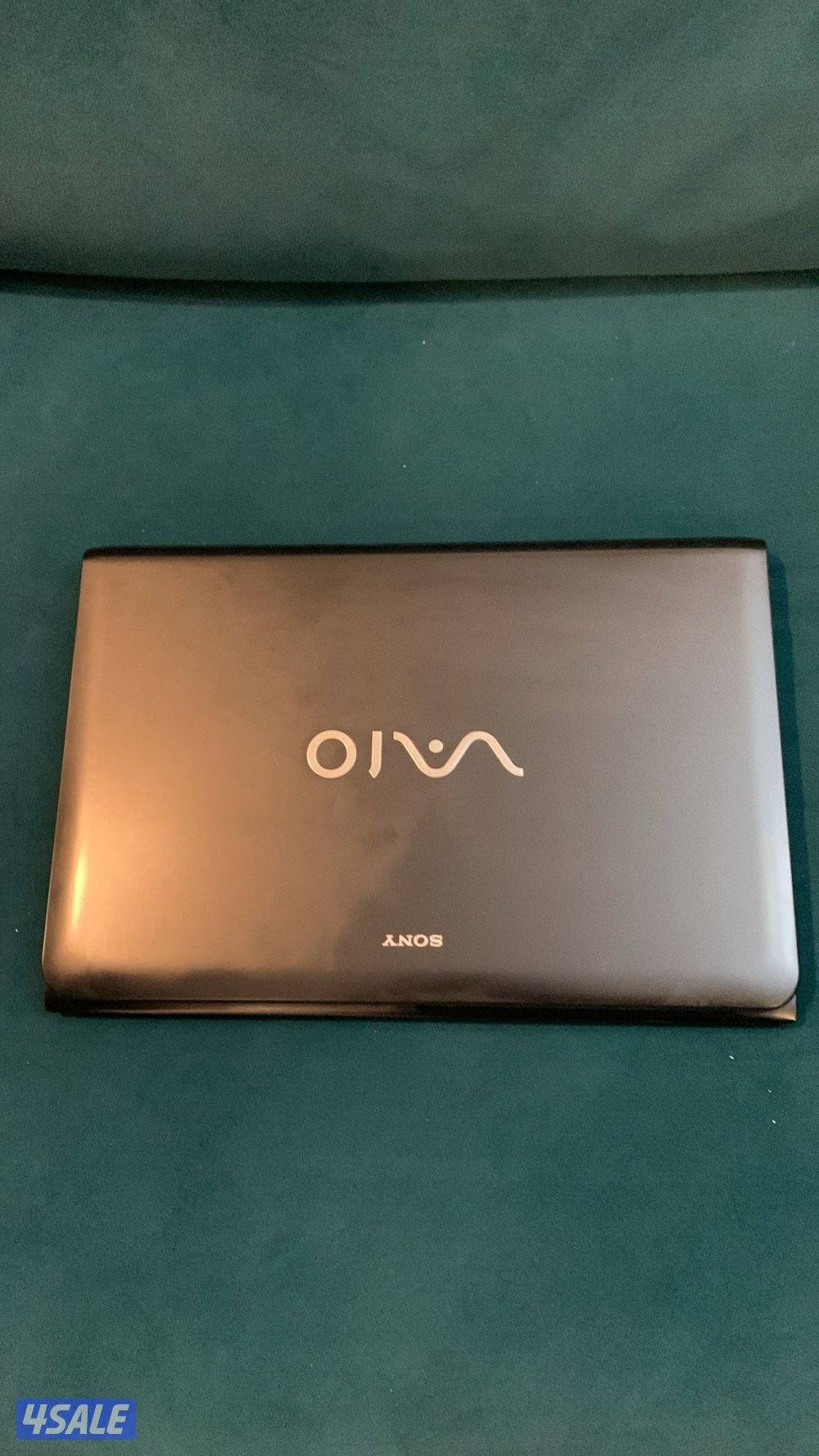 English: Sony Vaio Core i5 Laptop – 17” Screen – Like New0