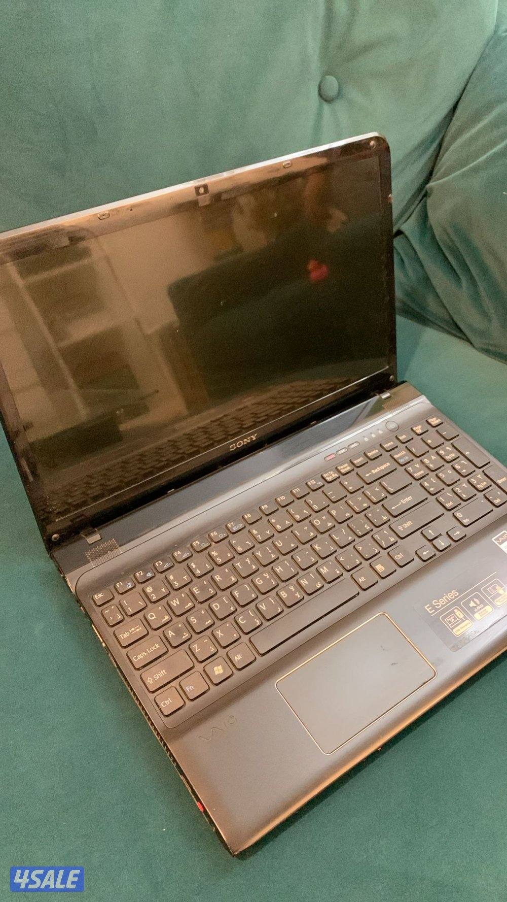 English: Sony Vaio Core i5 Laptop – 17” Screen – Like New4