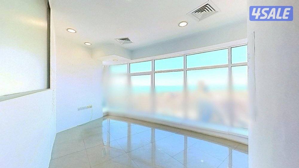 متوفر مكتب تجاري في برج كتير راقي بموقع متميز بالقبله ، المساحه ١٠٥م1