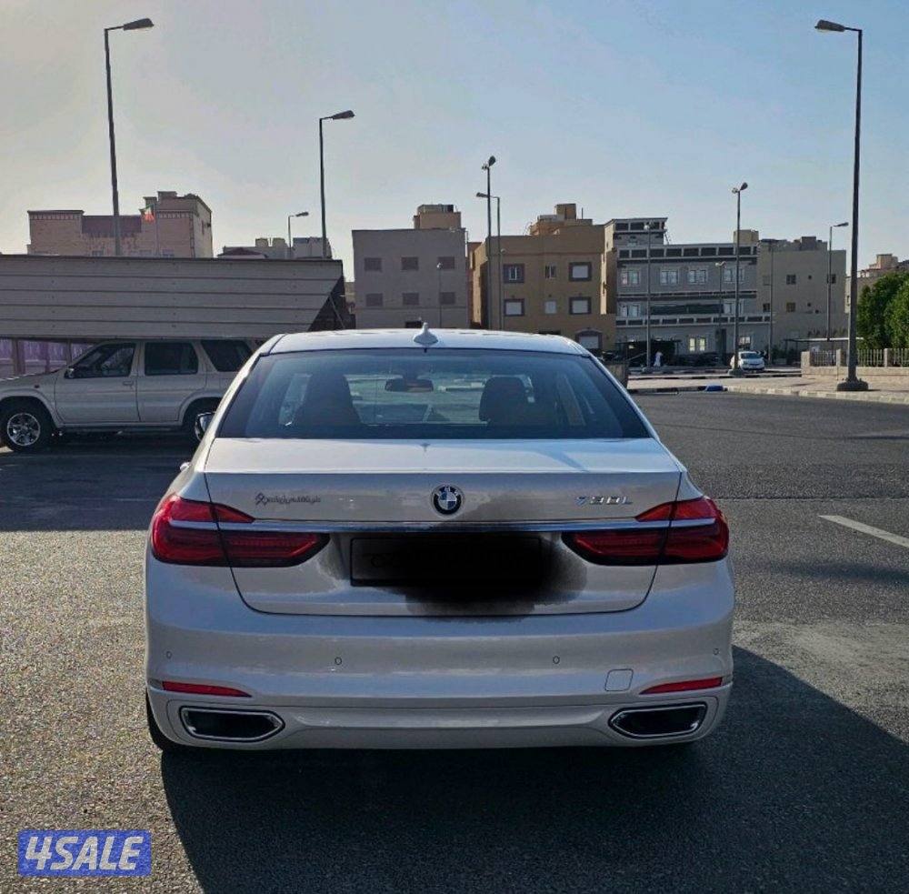 بي امً دبليو 730 li.  فل اوبشن 2019 نظيف جدا سيرفس منتظم وكاله الغانم9