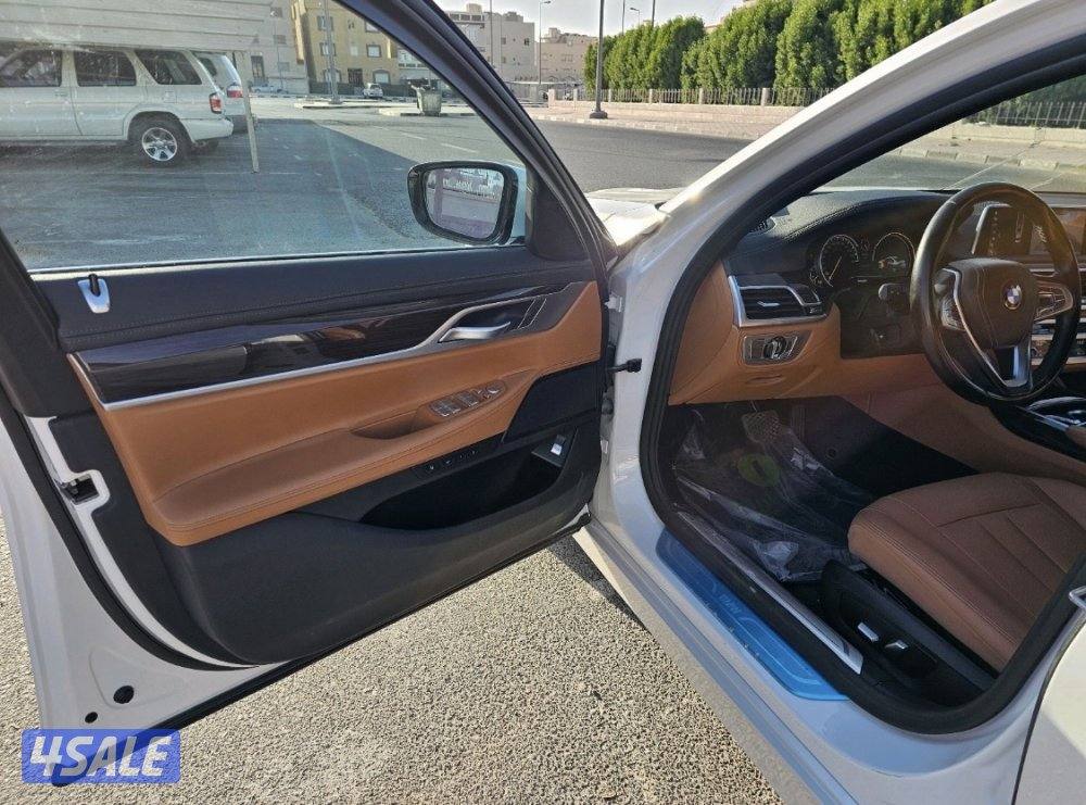 بي امً دبليو 730 li.  فل اوبشن 2019 نظيف جدا سيرفس منتظم وكاله الغانم10