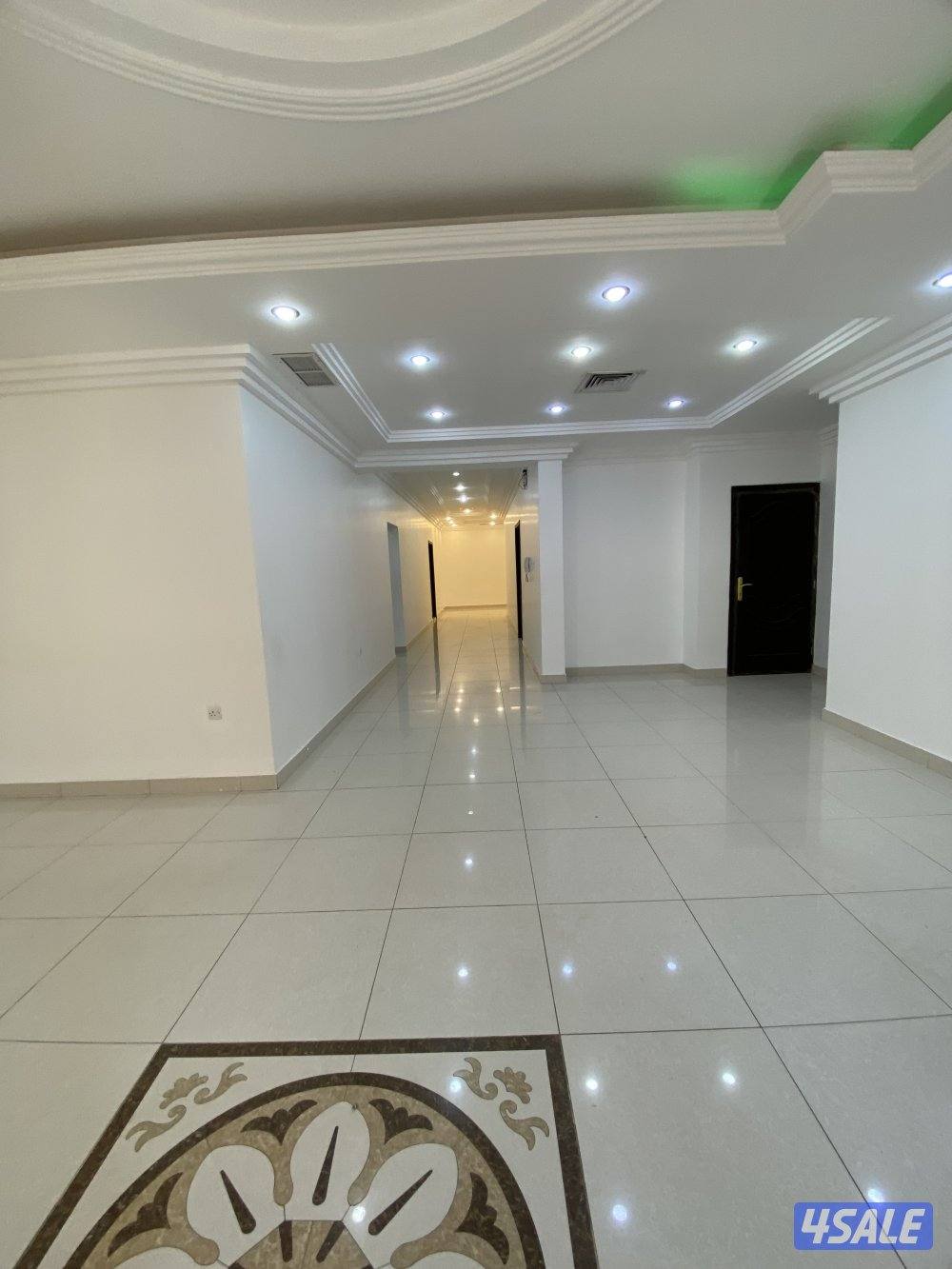 للايجار دور ارضي بجابر الاحمد قطعه ٢ نظييف0