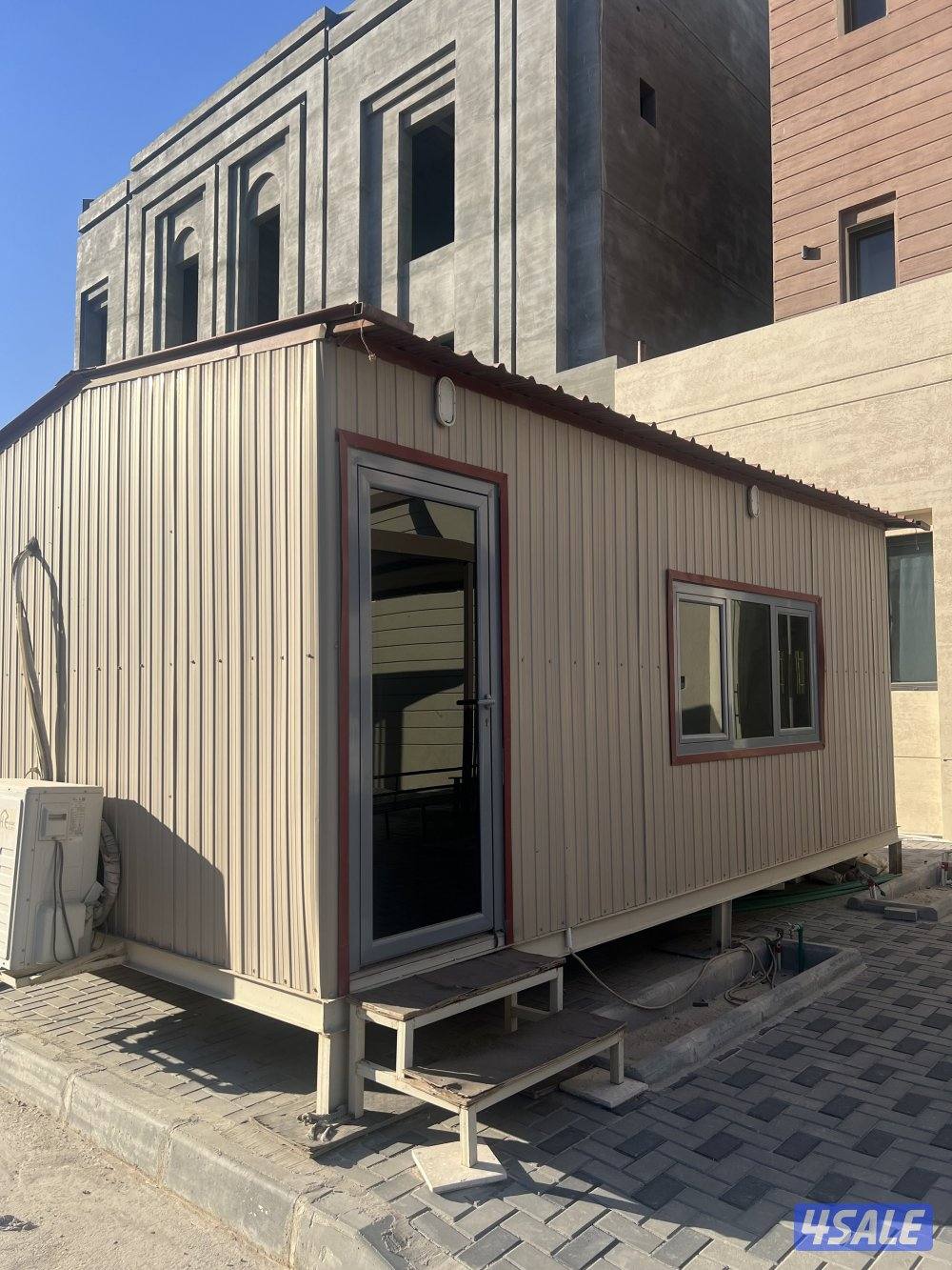 بيع شاليه ثابت تفصيل ديكورات خشب1