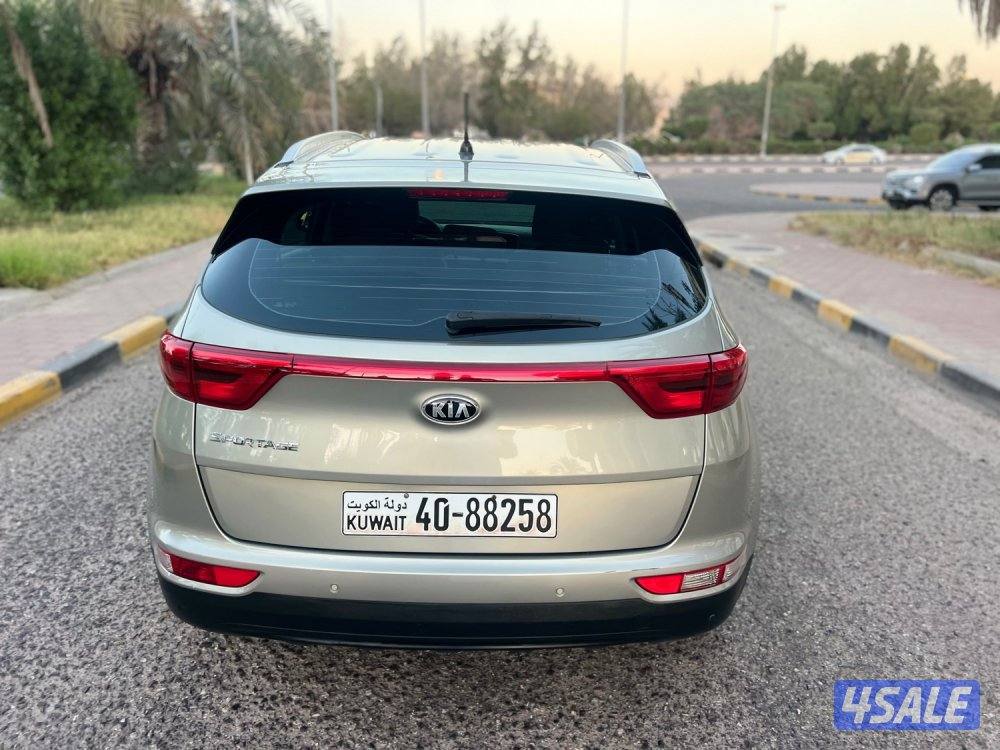 كيا سبورتاج موديل ٢٠١٧ ماشي ٧٥ الف سرفيس وكاله شرط الفحص بحاله نظيفه2