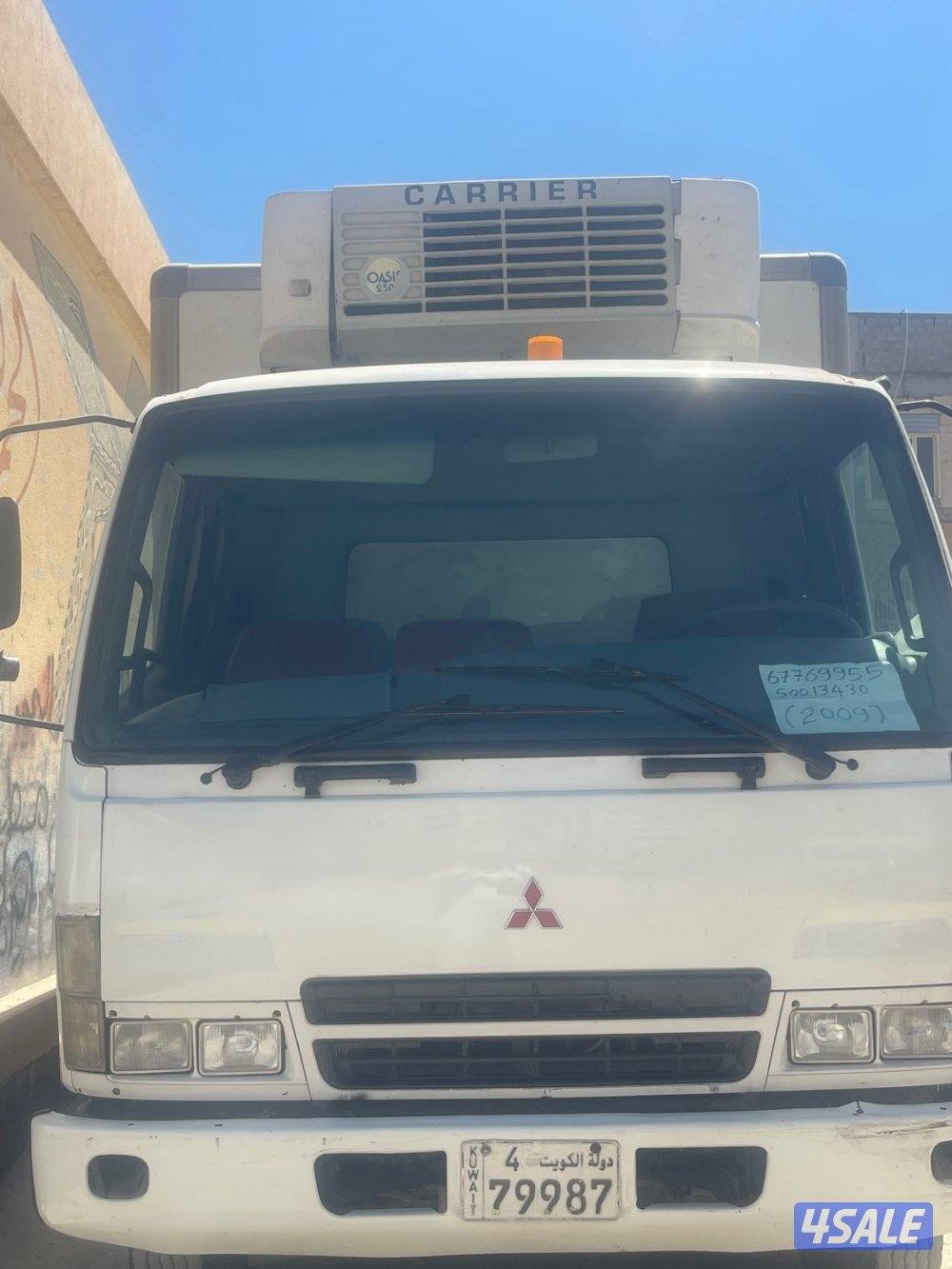 للبيع لوري ميتسوبيشي ثلاجة موديل 2009 مع جك تحميل هيدروليكي 1.5 طن4