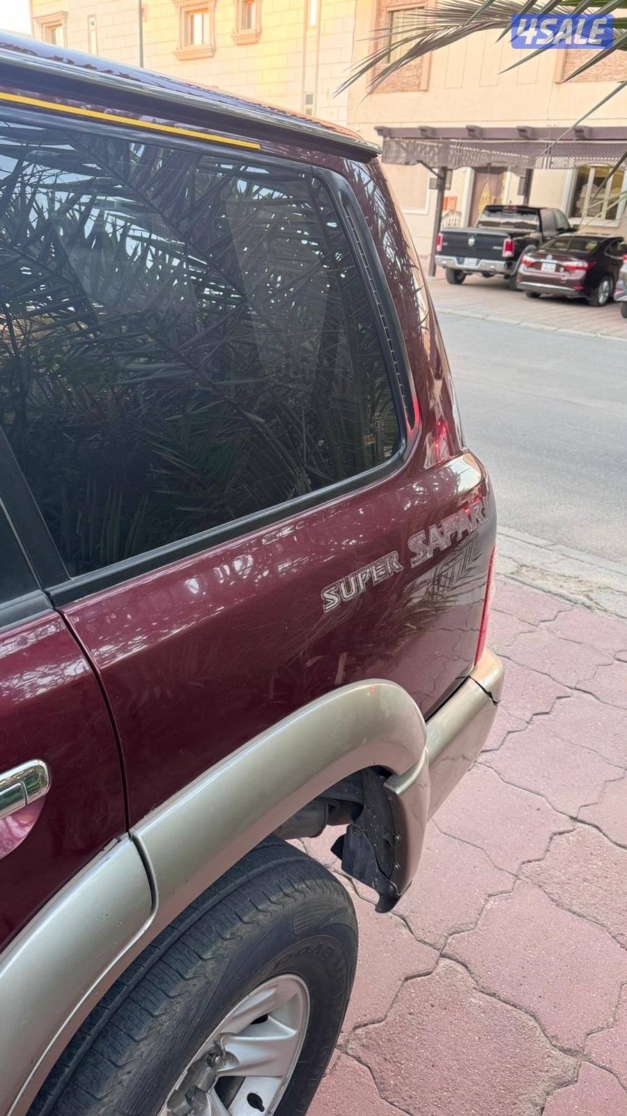 للبيع سوبر سفاري نظييف جدا نسبة المكينه 70%1