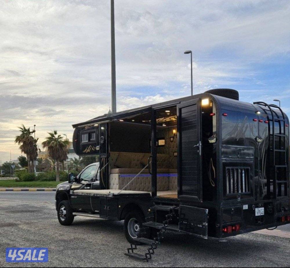 كرفان موتر هوم موديل 2012 دبل تاير خلفي1