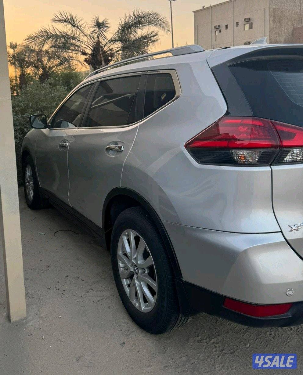 نيسان اكس تريل ٢٠١٩ 4WD ماشي ٩٢ ألف شرط الفحص2