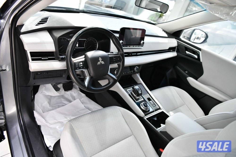 ميتسوبيشي اوتلاندر5