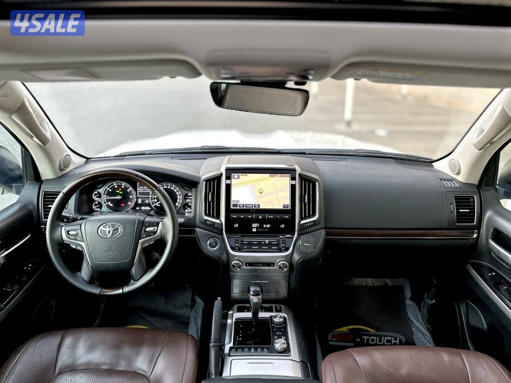 معرض القمة🚩11