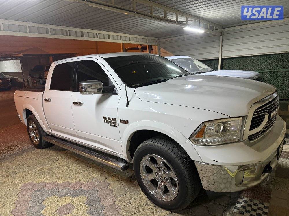 للبيع وانيت دوج رام لارامي اعلا درجه موديل ٢٠١٩ اللون ابيضّ ماشي ١٦٦1