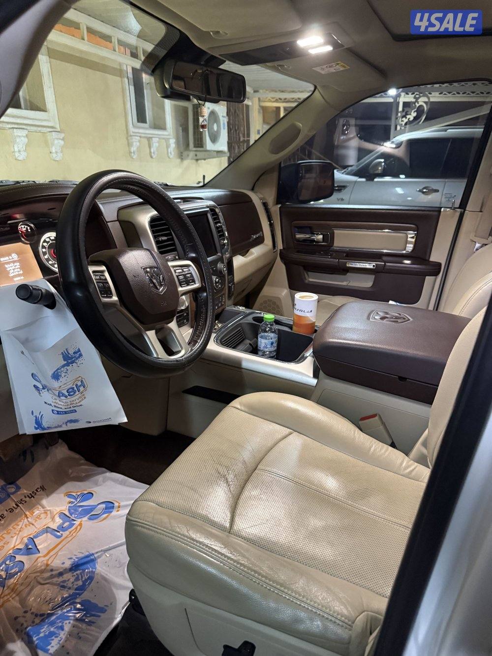 للبيع وانيت دوج رام لارامي اعلا درجه موديل ٢٠١٩ اللون ابيضّ ماشي ١٦٦2