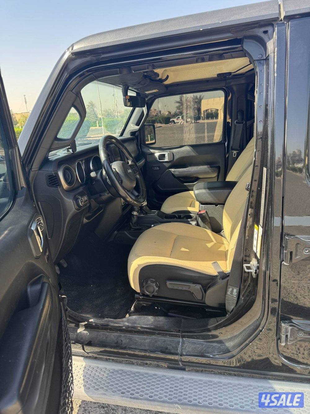 رانغلر سبورت سياره بحاله ممتازه راس شاصي امامي تامين ذهبي شامل سنه7