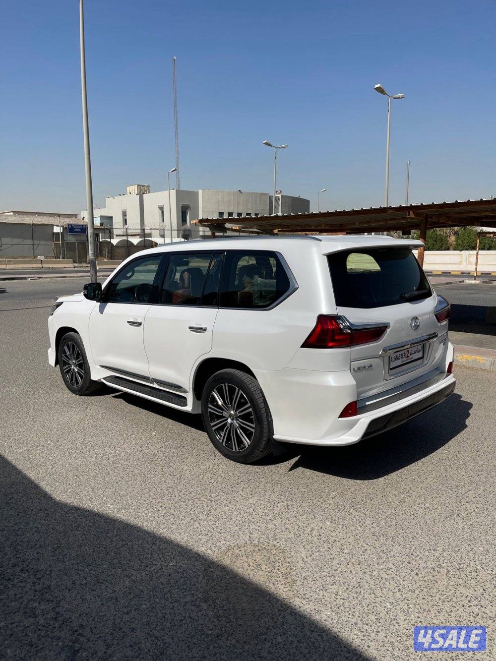 لكزس lx570 وارد الخليج له ملف بساير صبغ الوكاله شرط الفحص بل كامل5