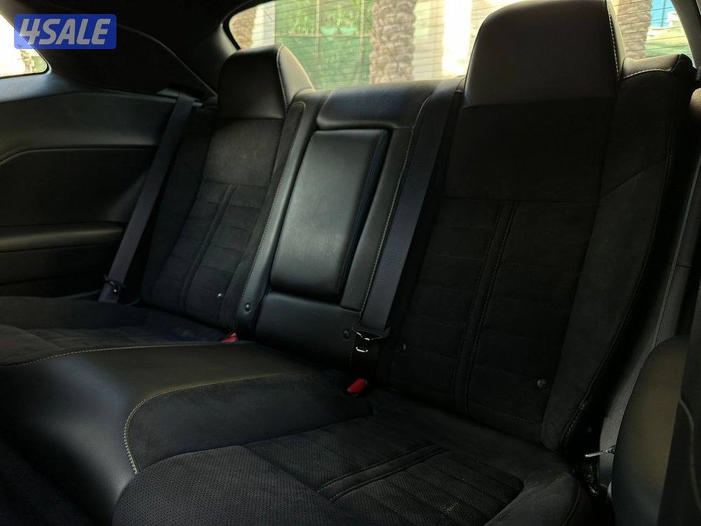 شالنجرHEMI V8 (اصدار ال50عام ليميتيد) موديل2020 (اصفار) وارد الملا12