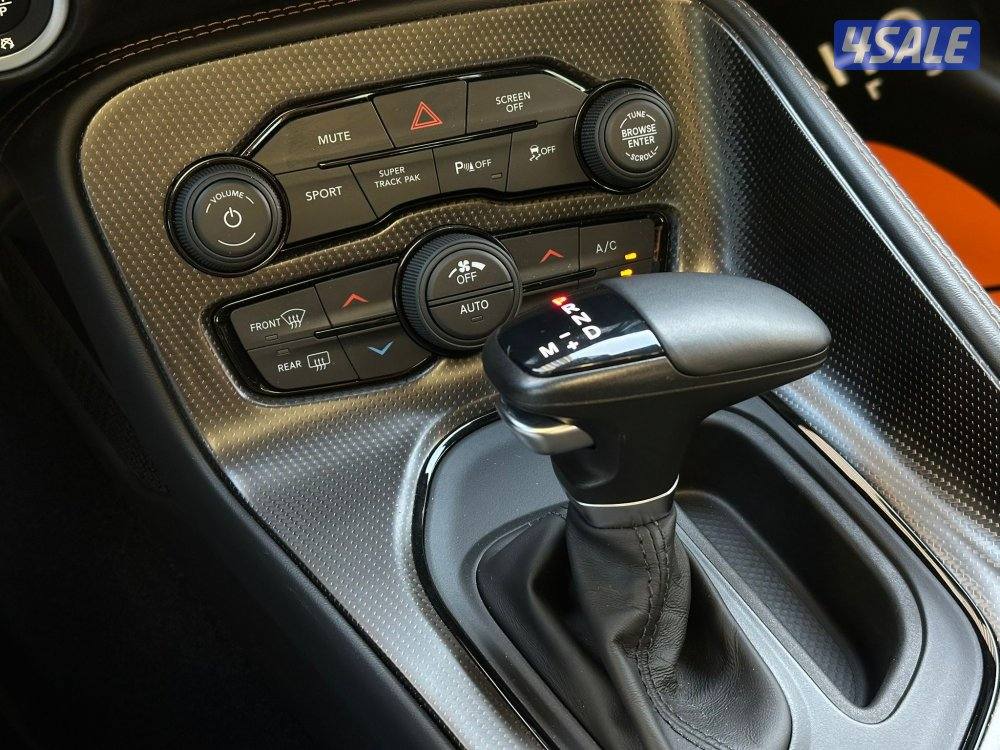 شالنجرHEMI V8 (اصدار ال50عام ليميتيد) موديل2020 (اصفار) وارد الملا13