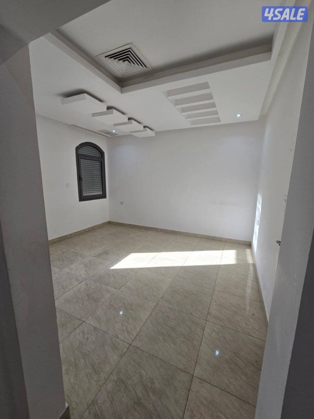 للإيجار شقة في شمال غرب صليبيخات ق ١1