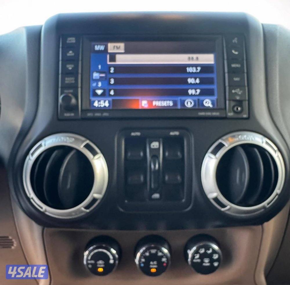 للبيع جيب رانجلر 2017 وارد الوكالة عداد 158 الف كم صبغ الوكالة6