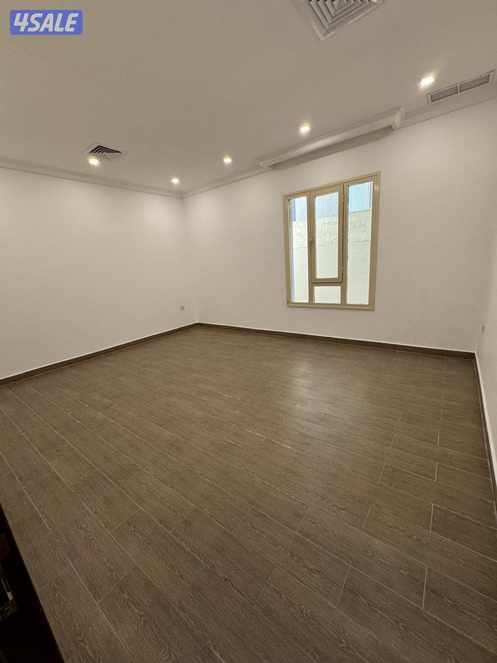 للايجار دور ارضي بفنيطيس7