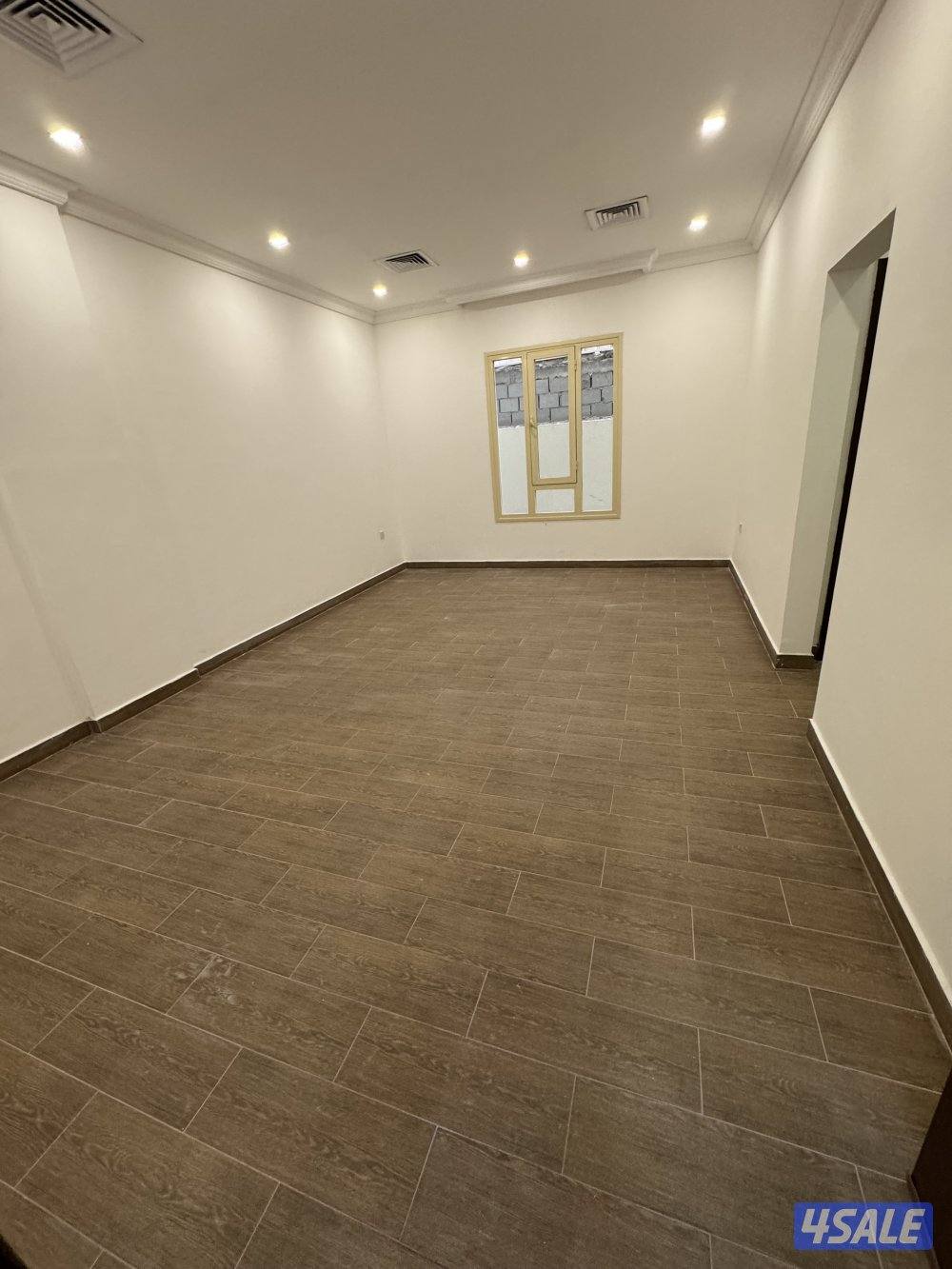 للايجار دور ارضي بفنيطيس8