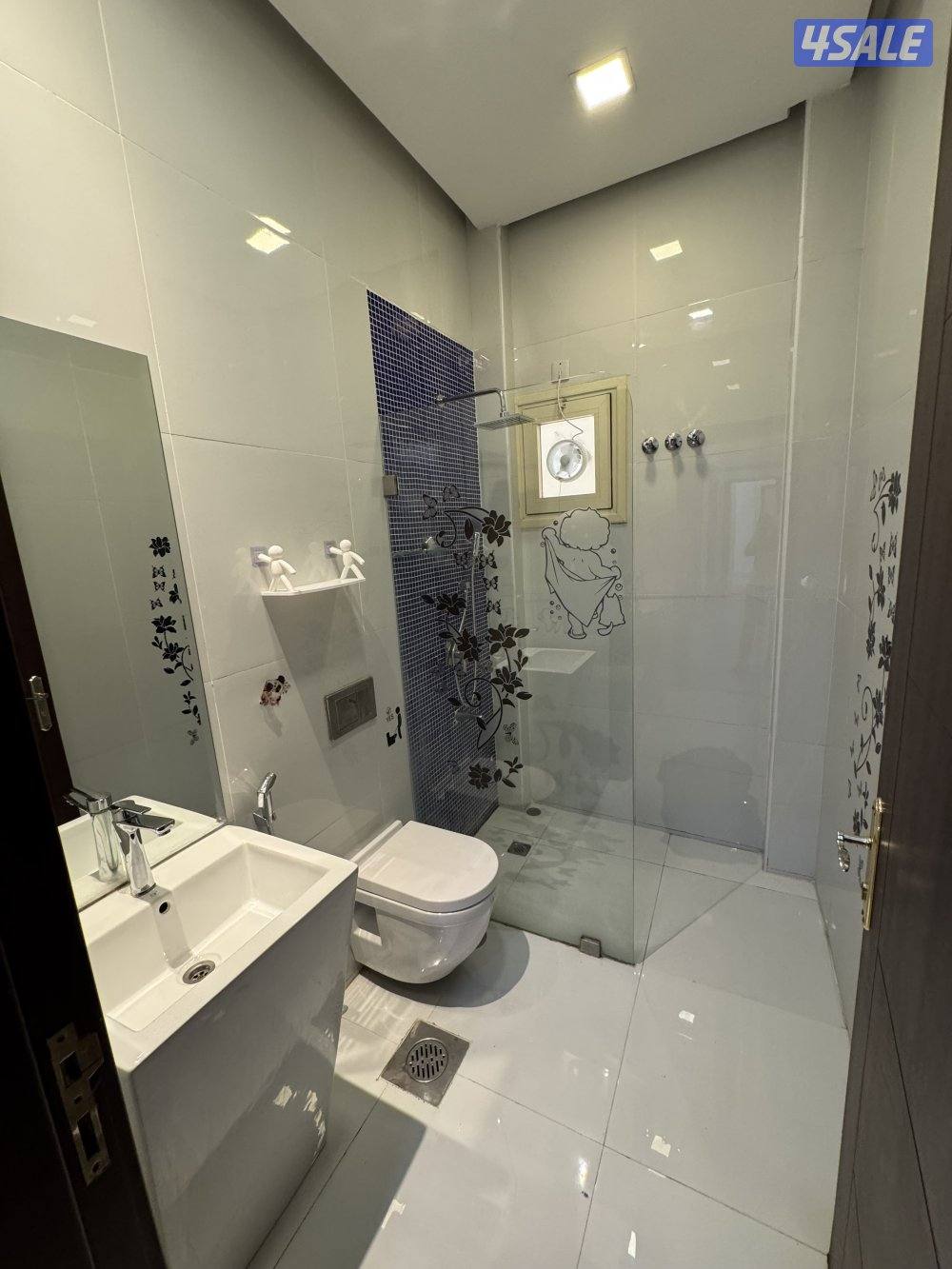 للايجار دور ارضي بفنيطيس10