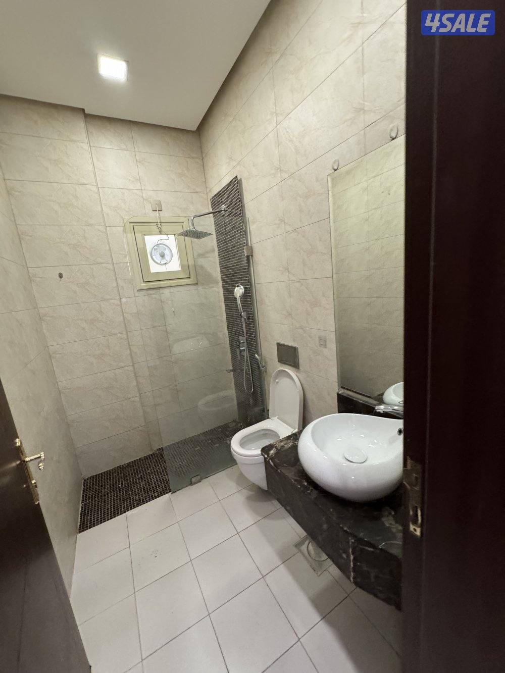 للايجار دور ارضي بفنيطيس11