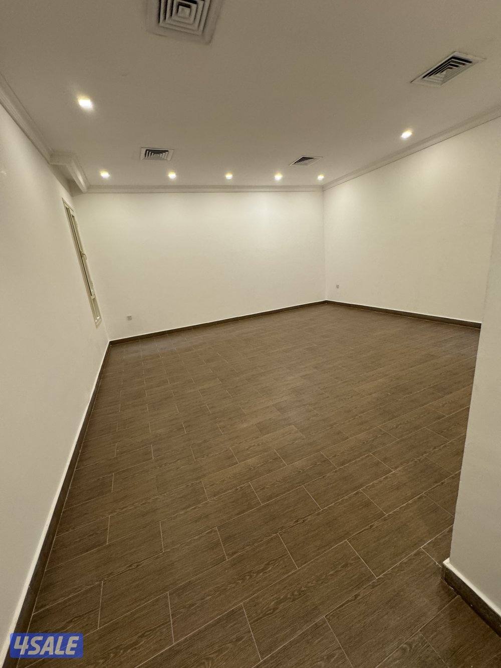 للايجار دور ارضي بفنيطيس12