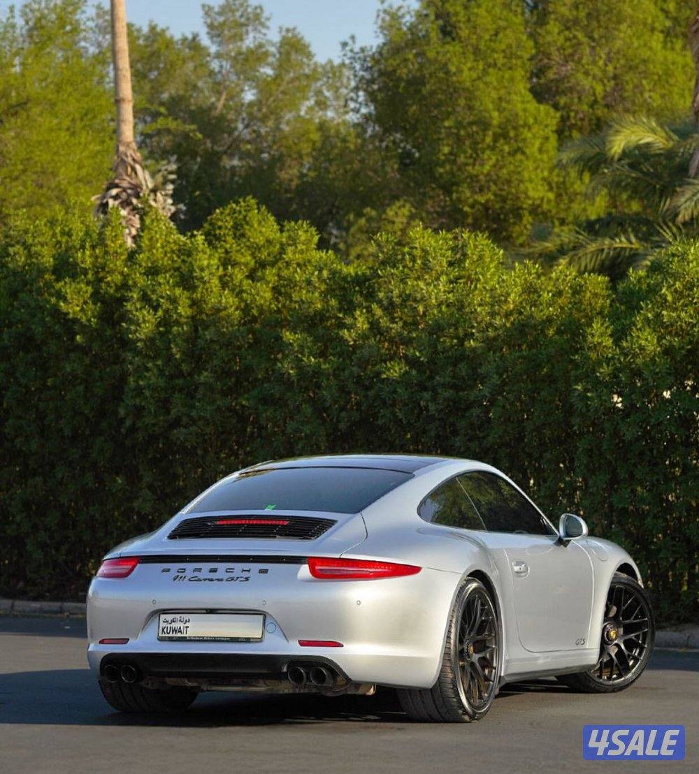 للبيع بورشة 911 GTS موديل 2015 بهبهاني عداد 53 الف كم صبغ الوكالة4