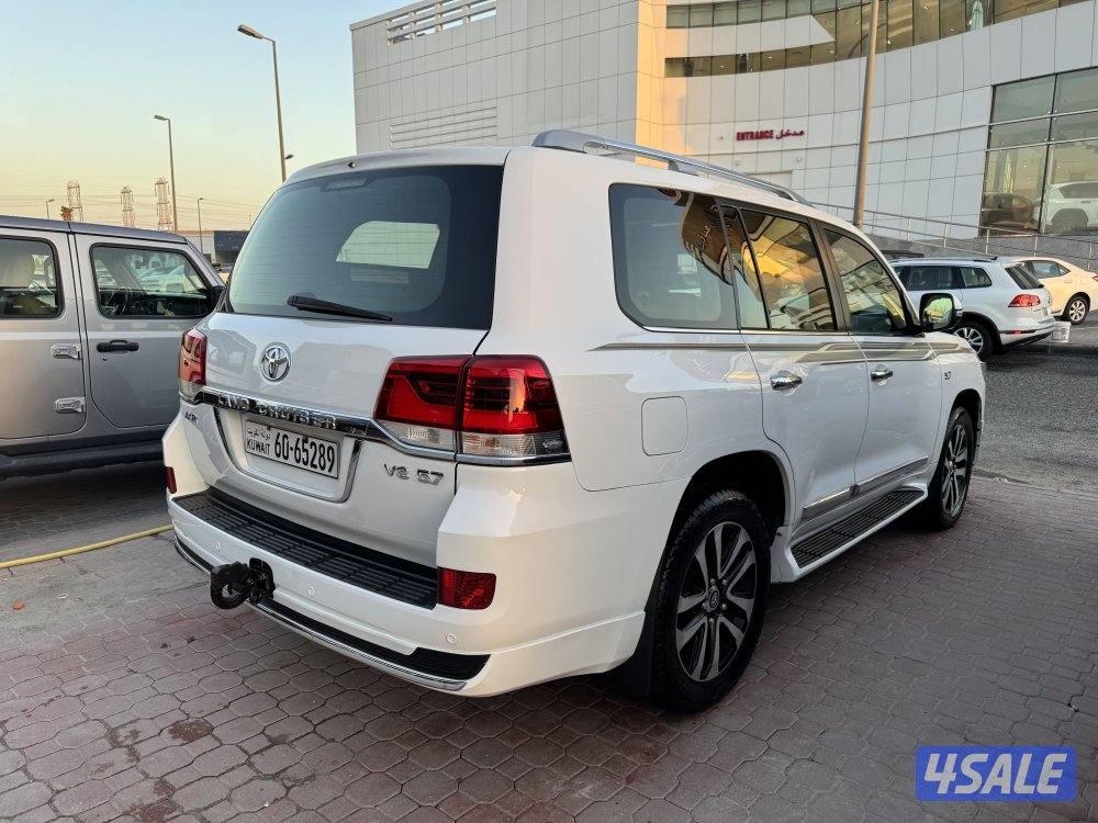 🏴لاندكروزVXR فل 2018 صبغ وكاله فحص شامل🏴1