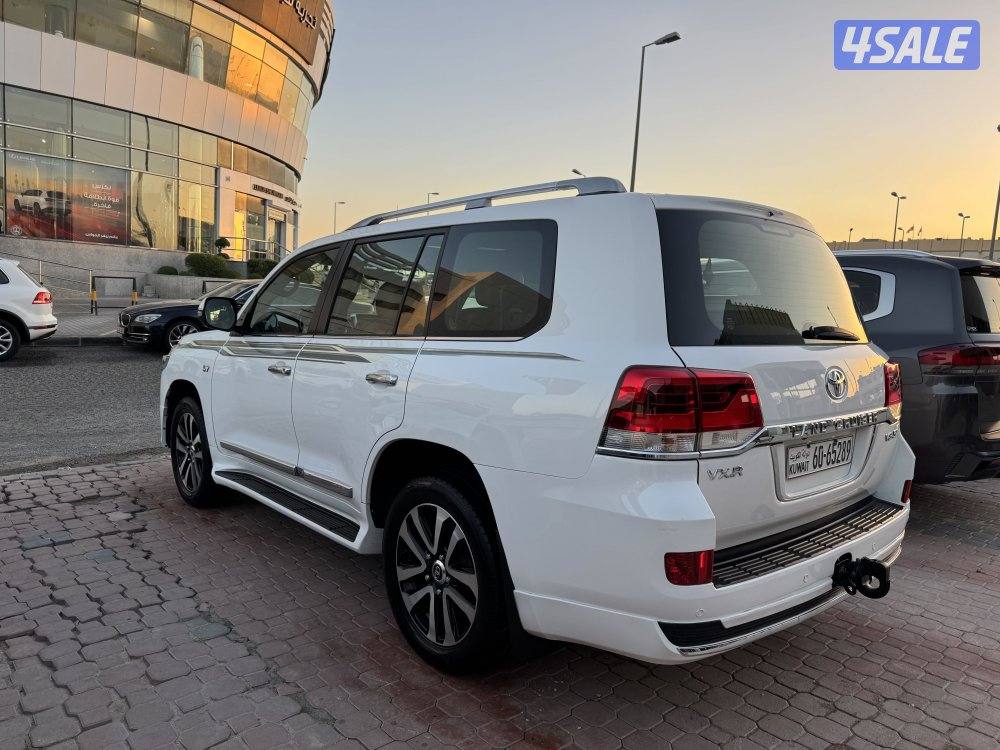 🏴لاندكروزVXR فل 2018 صبغ وكاله فحص شامل🏴11