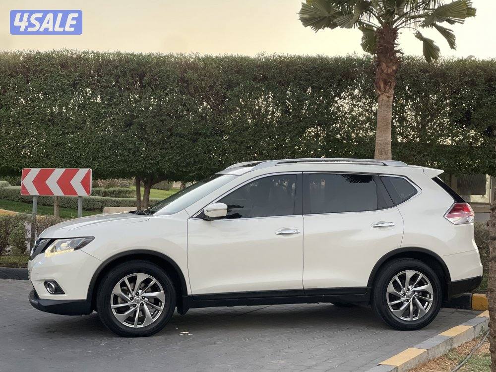 أكس تريل الدرجة الاولى دبل قير موديل : 2016 عداد قليل سيرفس وكاله نظيف2