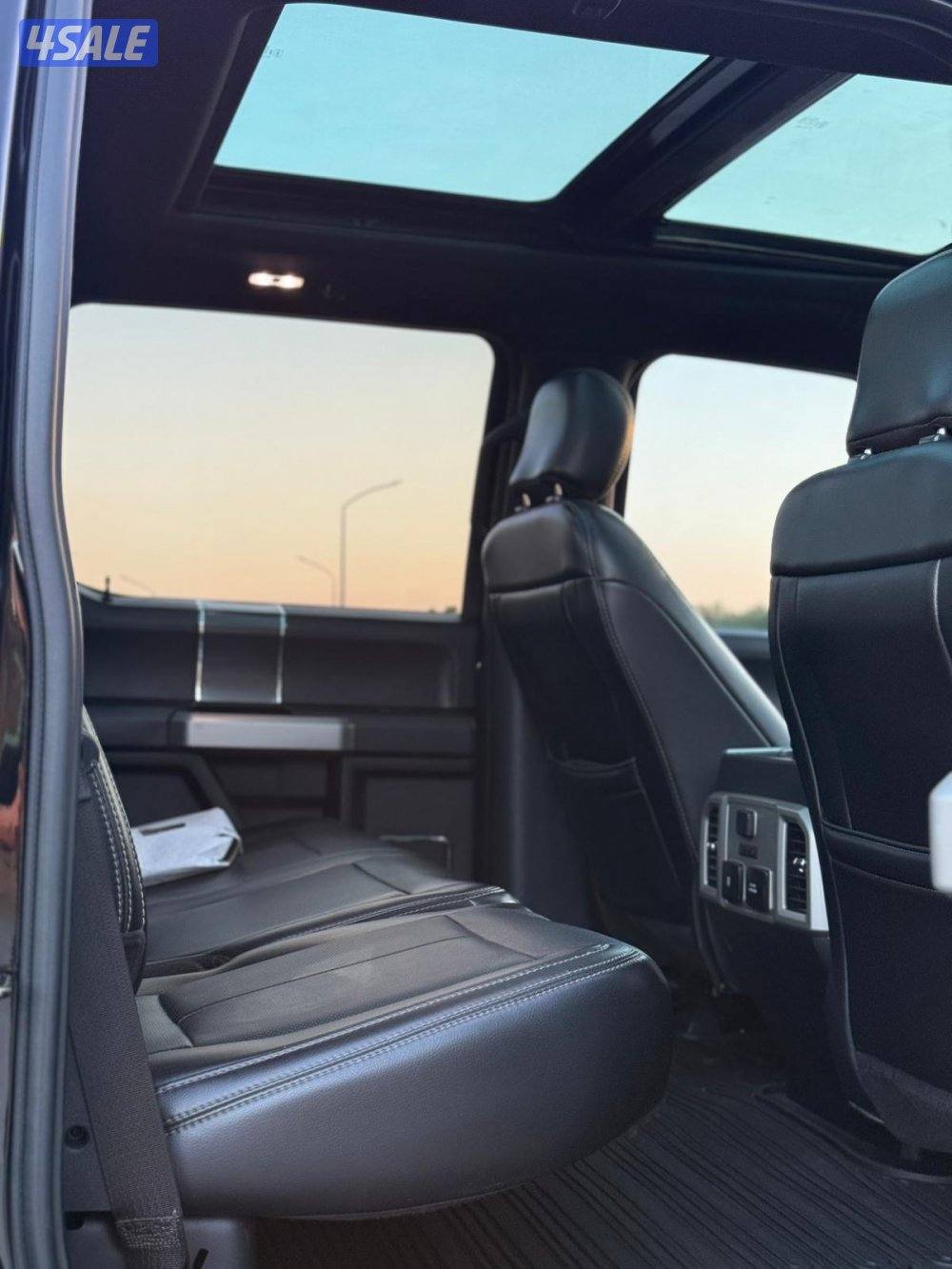 وانيت فورد لاريت 20187