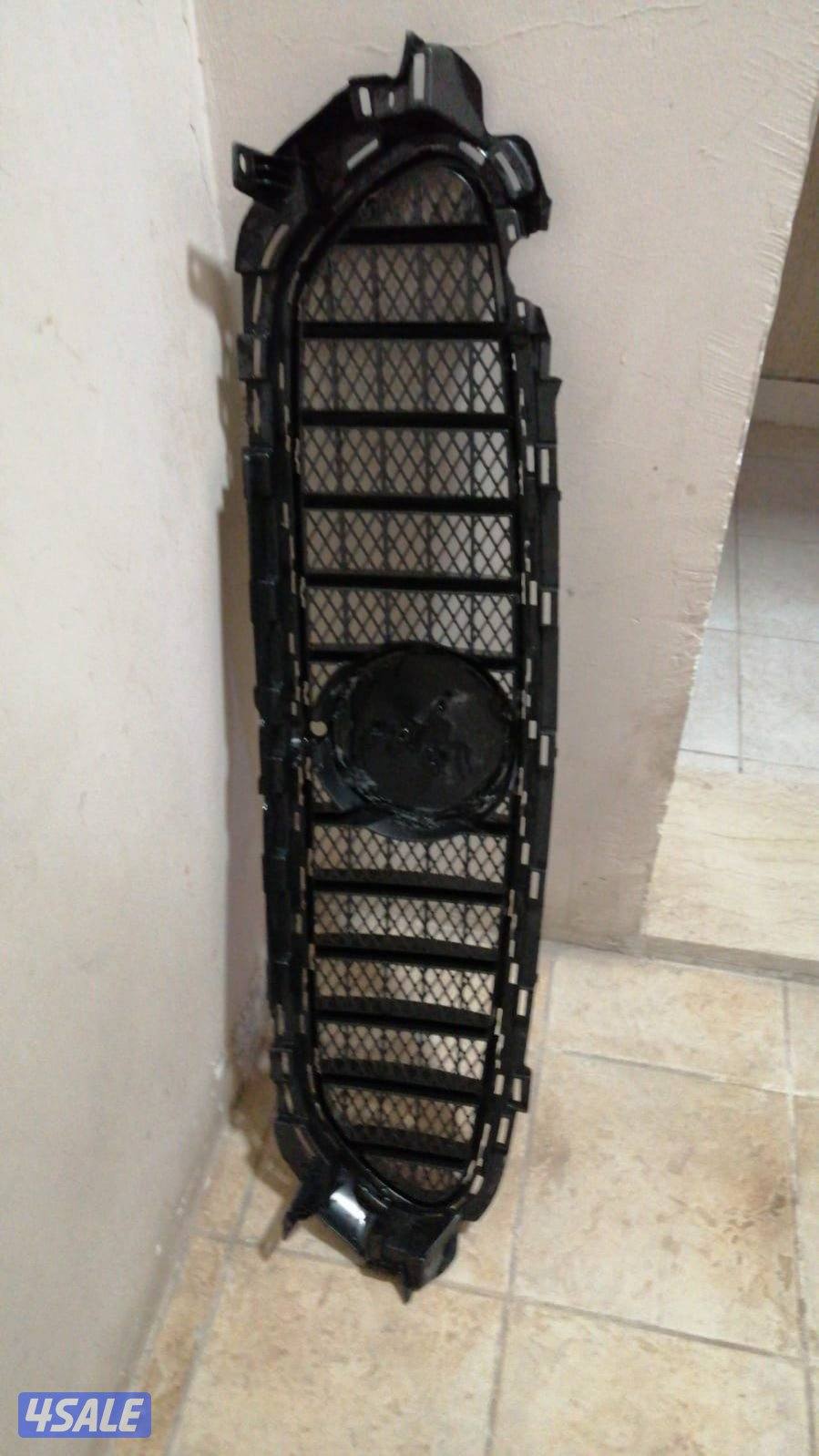 للبيع شبك مرسيدس اصلي2