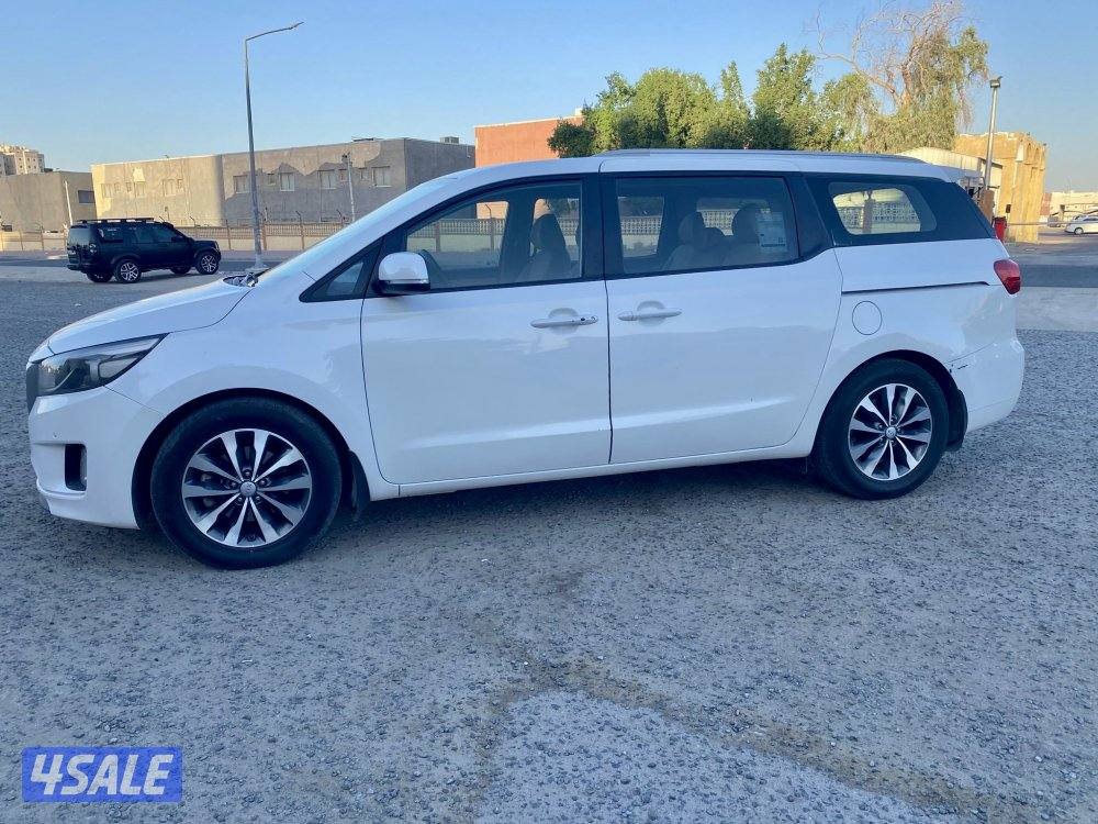 للبيع كيا كرنفال ٢٠١٧ ماشي١٩٠ كم شرط الفحص جير مكينه شاصي0