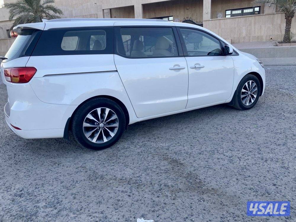 للبيع كيا كرنفال ٢٠١٧ ماشي١٩٠ كم شرط الفحص جير مكينه شاصي5