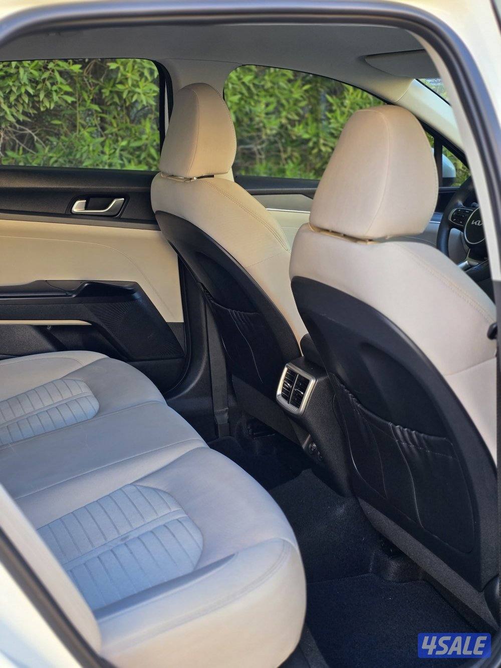 كيا k5 موديل 2022 بحالة ممتازة13