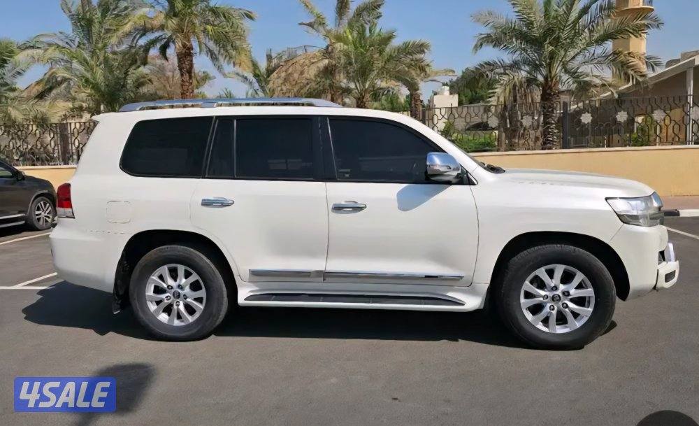 تويوتا لاند كروزر 2017  بحالة فوق الممتازة6