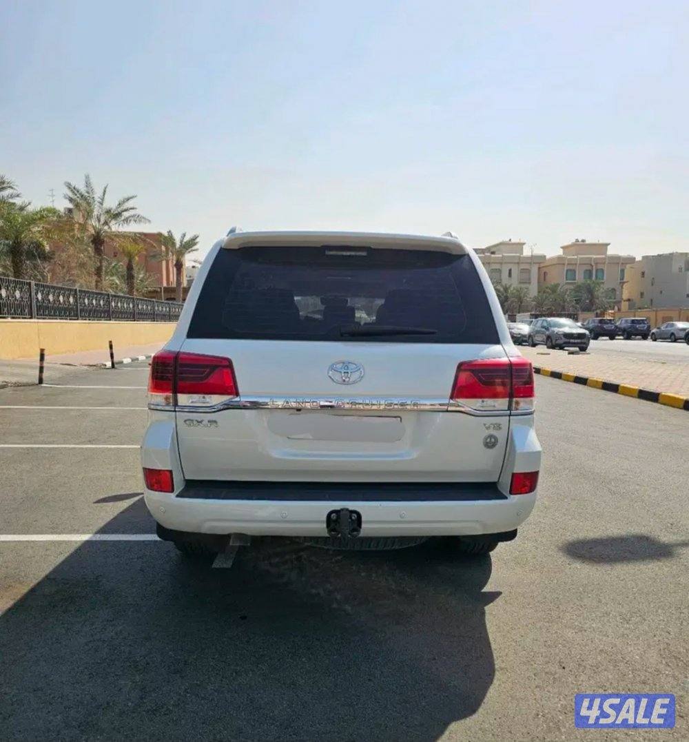 تويوتا لاند كروزر 2017  بحالة فوق الممتازة7