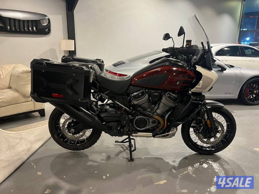 للبيع هارلي ديفيدسون بان اميركا 1250 موديل 2024 عداد 900 كم0