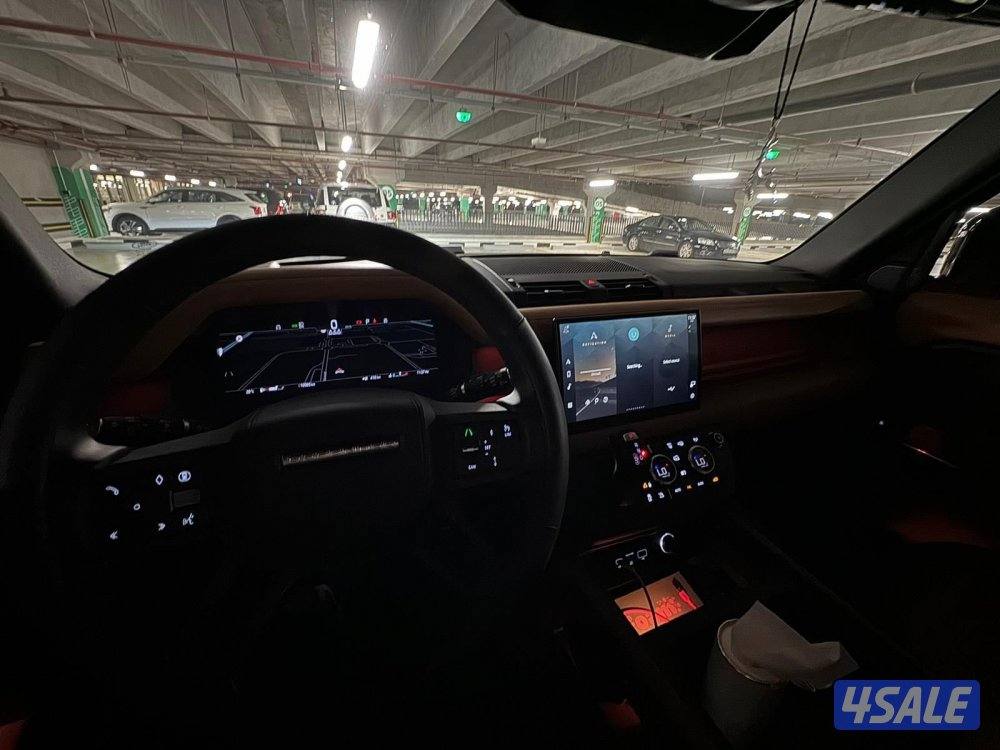 للبيع ديفندر ١١٠ موديل ٢٠٢٤1