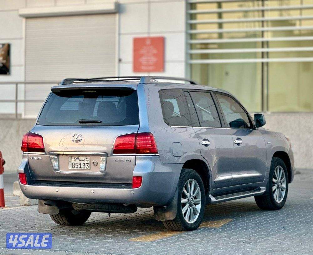 لكزس LX 5703