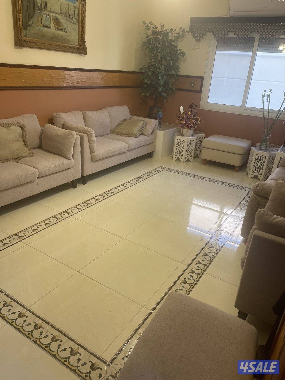 بيت للبدل ، الوفرة السكنية ، قطعة 1 ، مساحة 400 م٢ ، دورين مقابل ساحة1